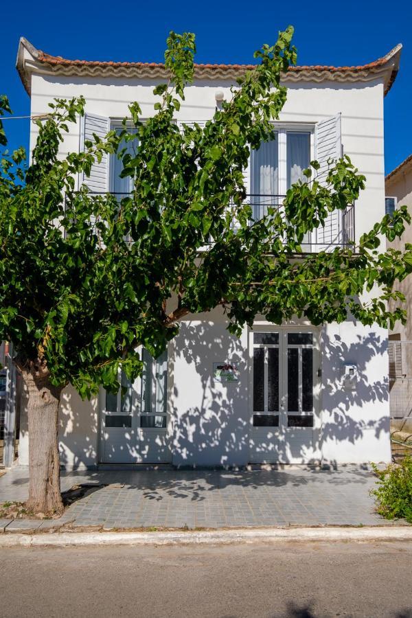 Апартаменты Annetas House Nea Koroni Экстерьер фото