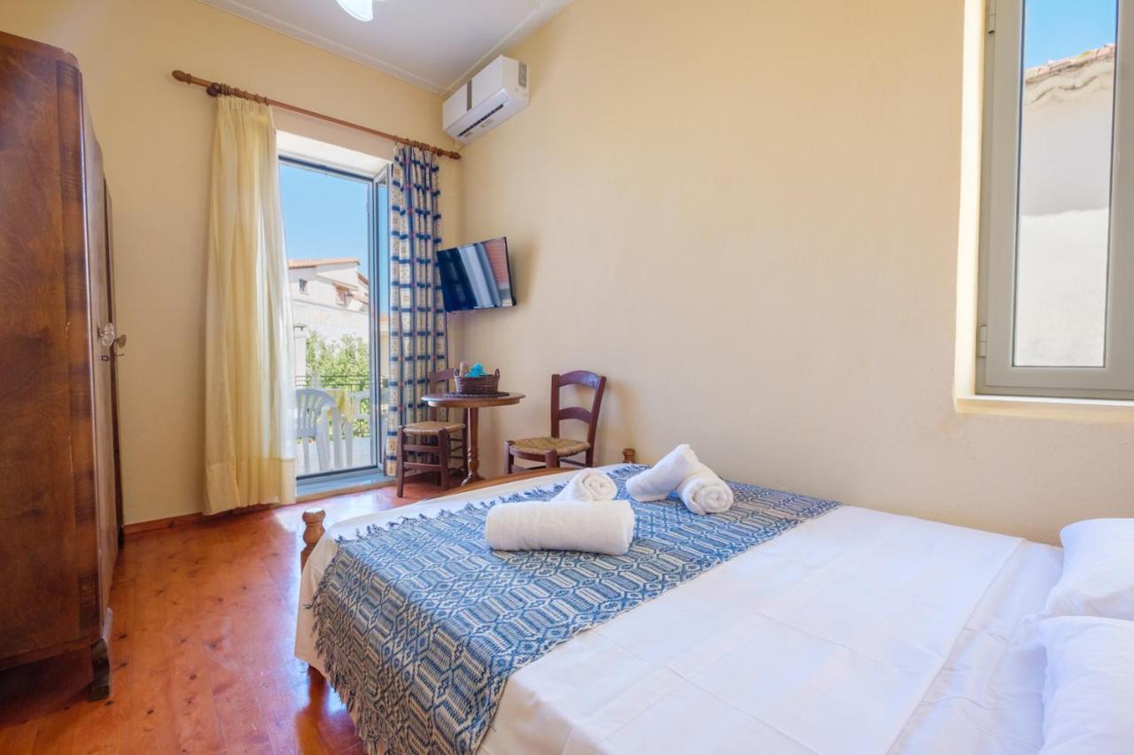 Апартаменты Annetas House Nea Koroni Экстерьер фото