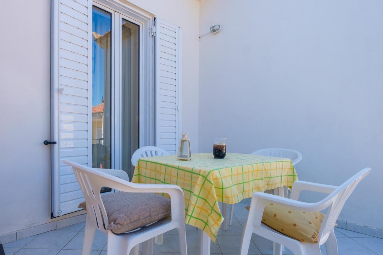 Апартаменты Annetas House Nea Koroni Экстерьер фото