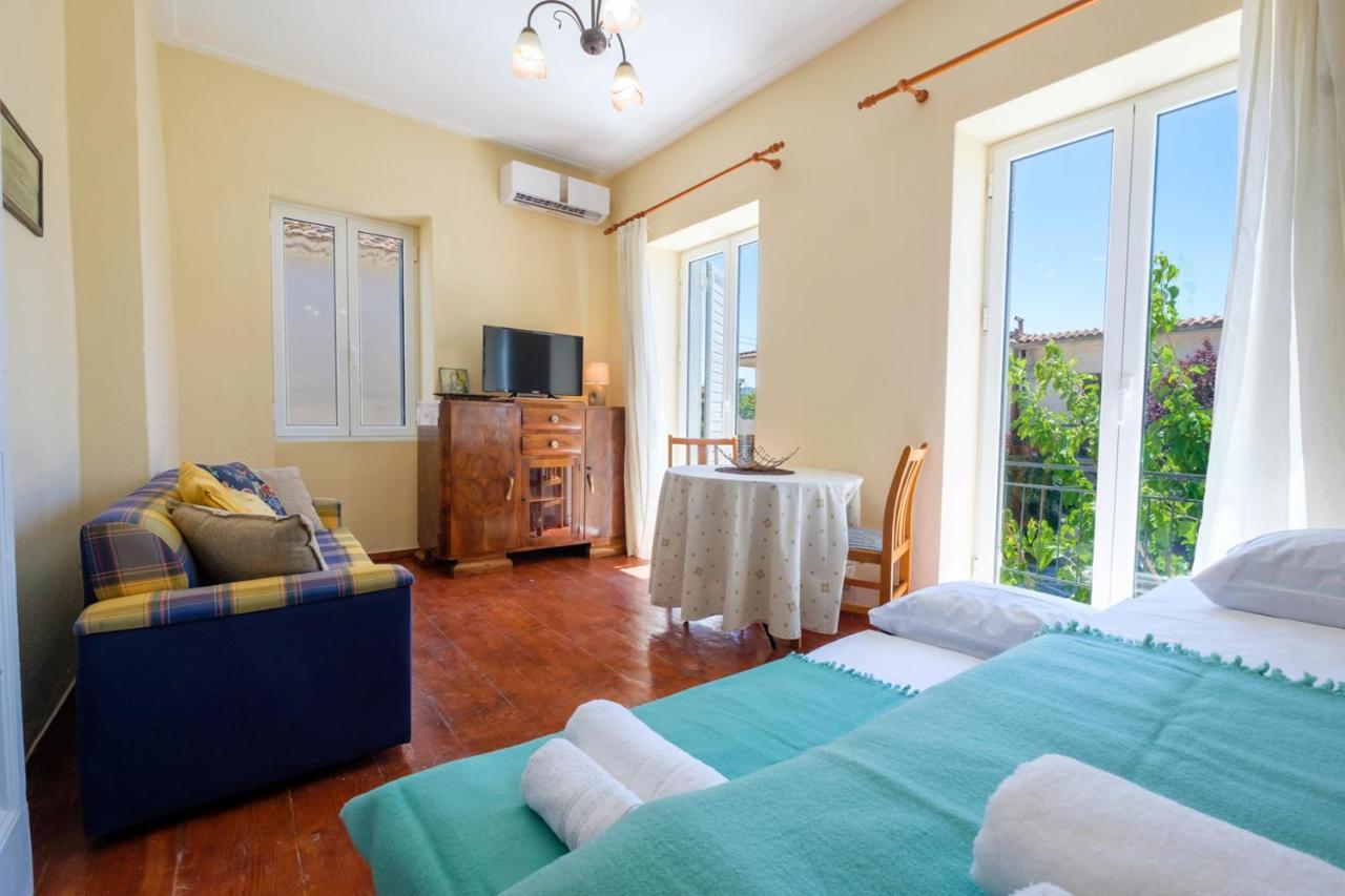 Апартаменты Annetas House Nea Koroni Экстерьер фото